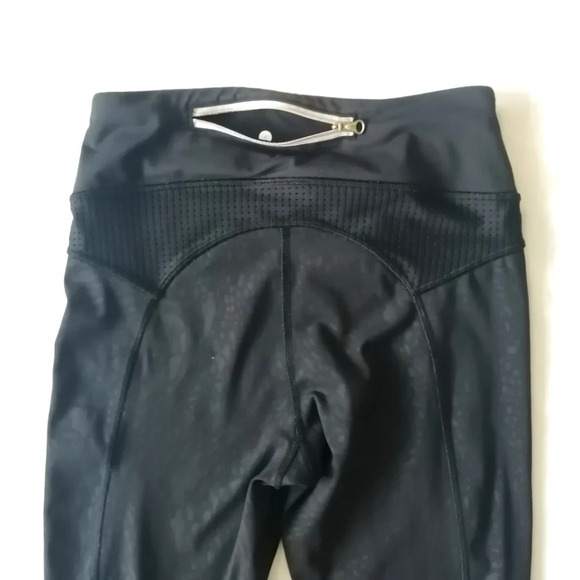 Lululemon Sweaty or Not Crop 21" Full-On Luxtreme Watermark Black Pink Leopard 4 - Picture 11 of 16